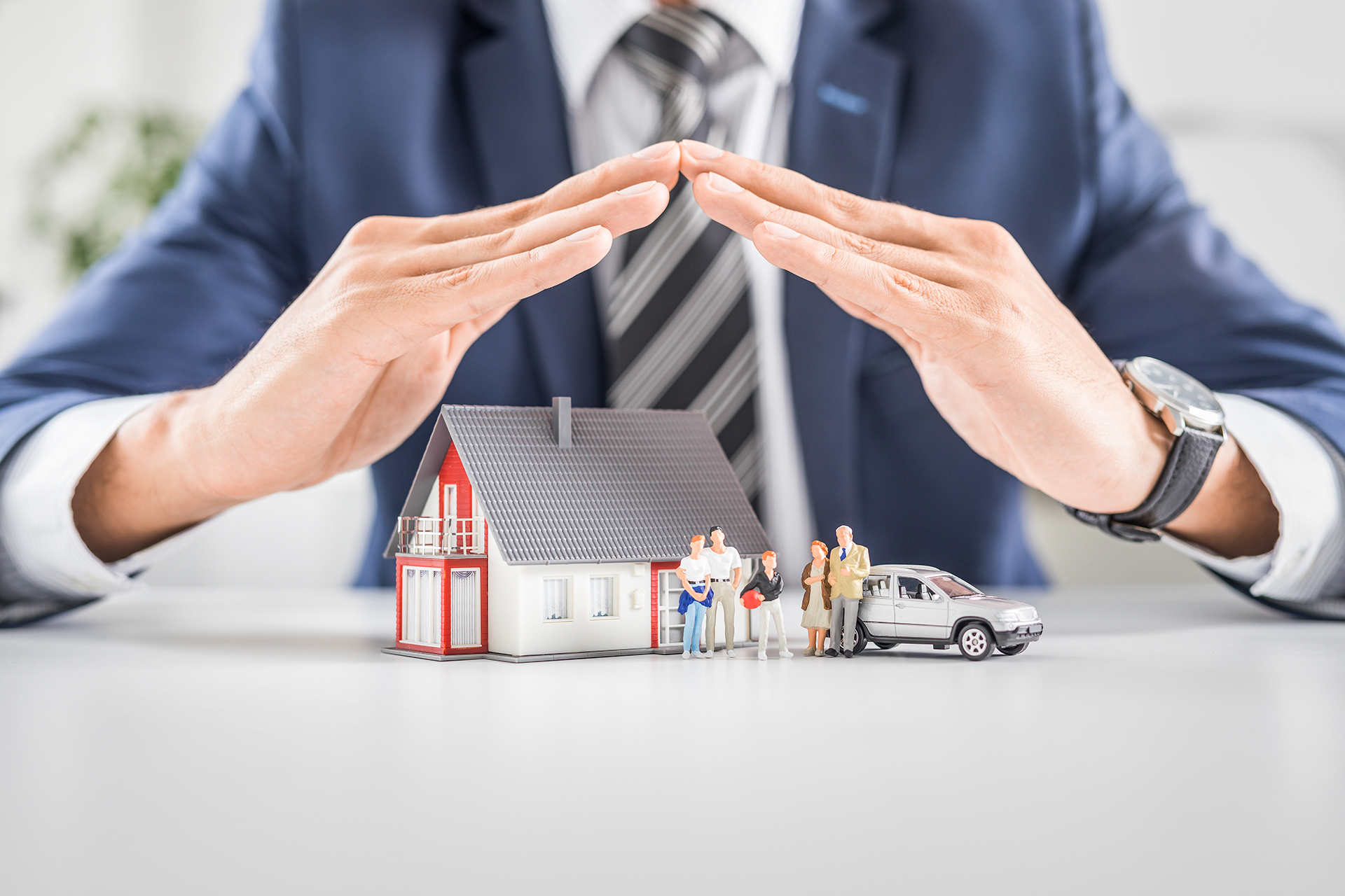 Insurance,House,,Car,And,Family,Health,Live,Concept.,The,Insurance